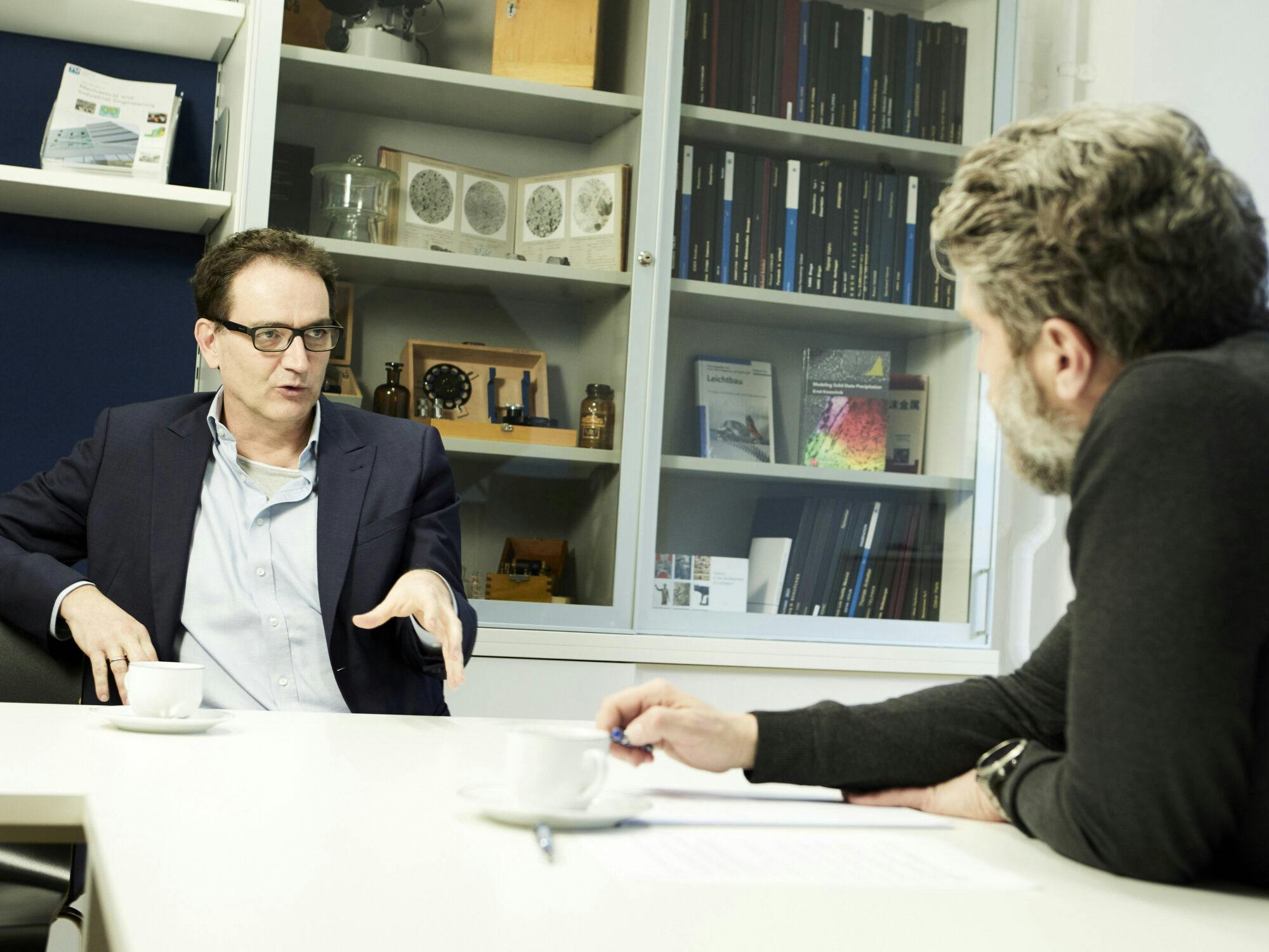 Prof. Jürgen Stampfl and Florian Zangerl at the interview at TU Wien.